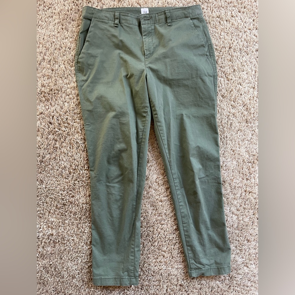 GAP Green Capris Durable Cotton Blend
